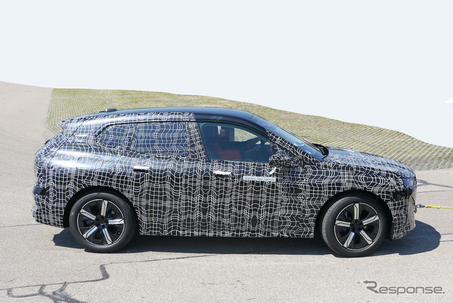BMW iX5(仮)プロトタイプのスクープ写真