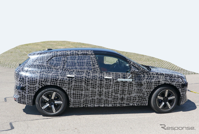 BMW iX5(仮)プロトタイプのスクープ写真