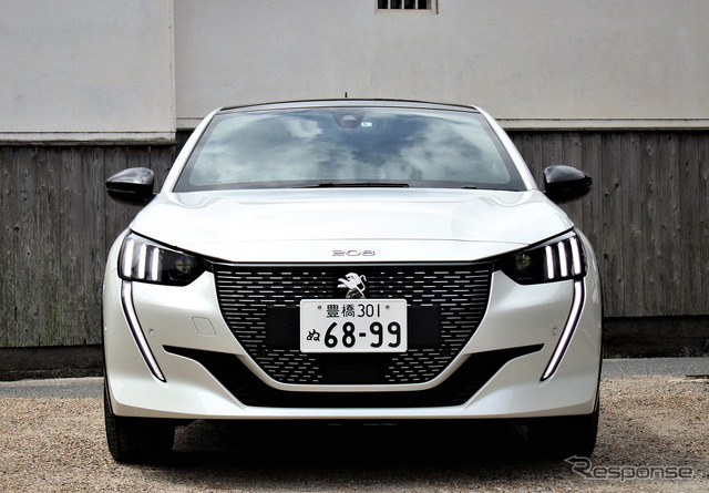 プジョー 208GT Line