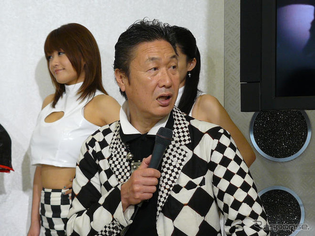 【鈴鹿8耐 08】山本寛斎が戦国風レースクイーンと登場!