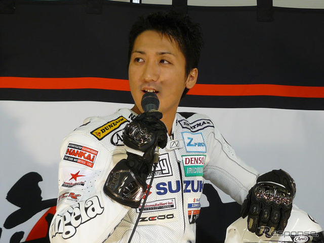 【鈴鹿8耐 08】山本寛斎が戦国風レースクイーンと登場!