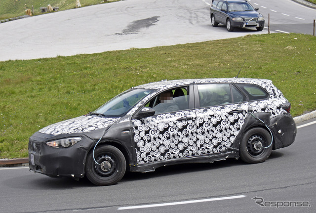 フィアット ティーポSW クロスオーバー 開発車両(スクープ写真)
