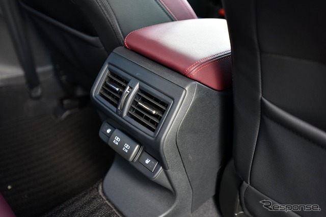 スバル・レヴォーグ STI Sport 新型