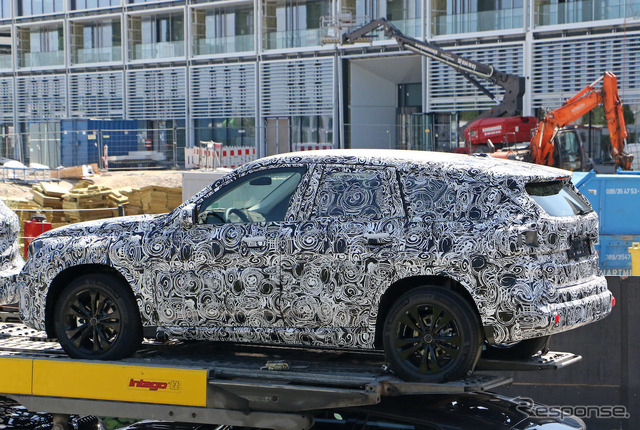 BMW X1 次期型プロトタイプ(スクープ写真)