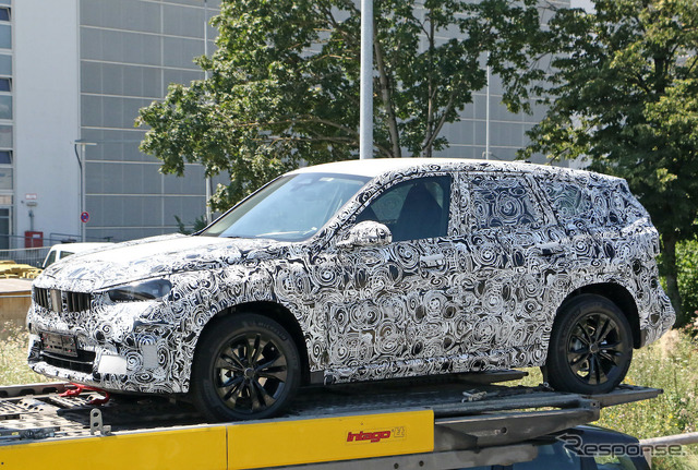 BMW X1 次期型プロトタイプ（スクープ写真）