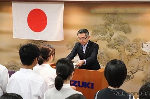 奨学生認定証授与式(昨年の模様)