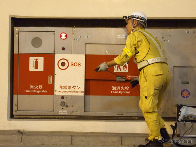 首都高防災施設点検…山手トンネル内にどしゃぶりの大雨!?