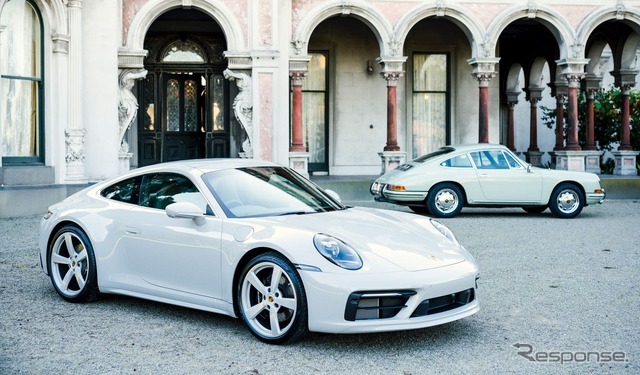 ポルシェ 911 現行のカスタマイズモデルとオーストラリアで最初のポルシェ 911 初代(1965年型)