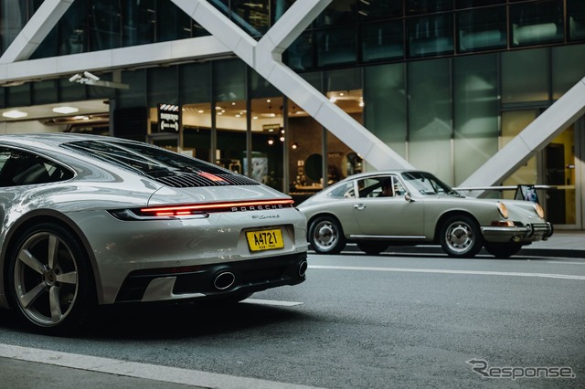 ポルシェ 911 現行のカスタマイズモデルとオーストラリアで最初のポルシェ 911 初代(1965年型)