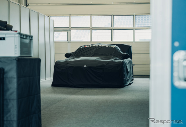 BMW M4 GT3 プロトタイプ(アンベール“待機中”?)