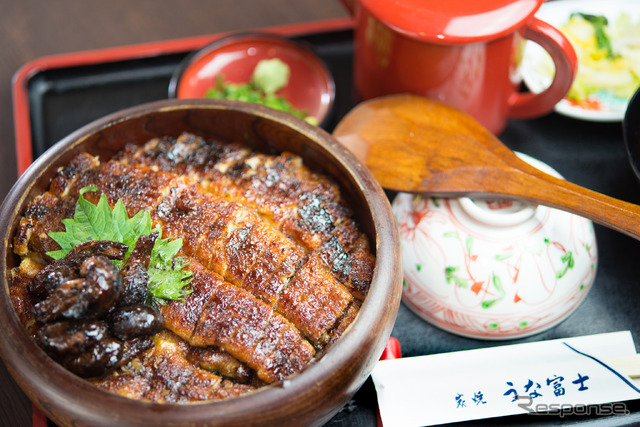 日比谷OKUROJI:炭焼うな富士