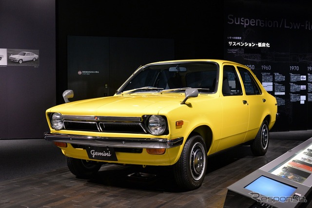 初代ジェミニセダン(1974年)