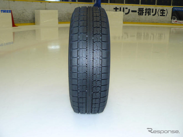 TOYO Winter TRANPATH MK4…スケートリンクでタイヤ発表会