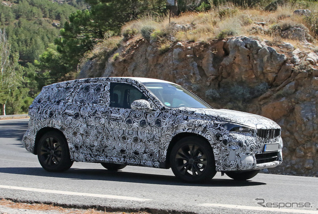 BMW X1 次期型プロトタイプ(スクープ写真)