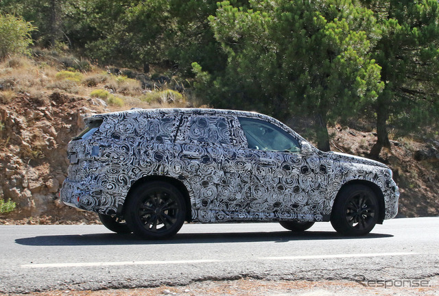 BMW X1 次期型プロトタイプ(スクープ写真)