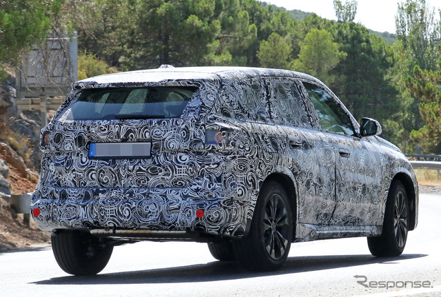 BMW X1 次期型プロトタイプ(スクープ写真)