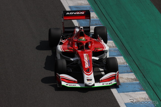 3位のサッシャ・フェネストラズ(KONDO RACING)