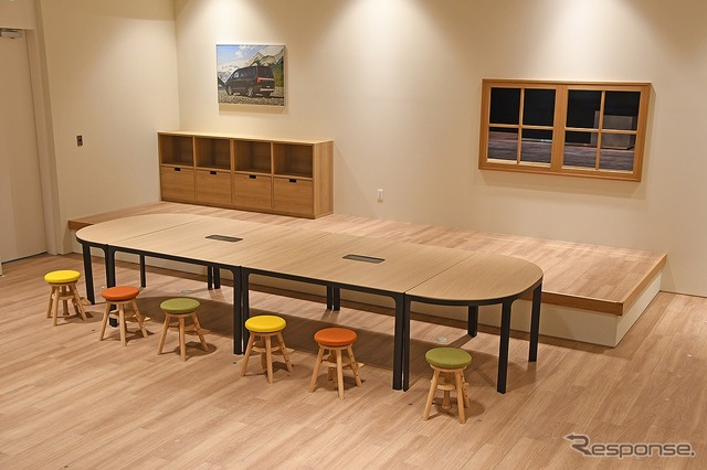 三菱自動車 本社ショールーム