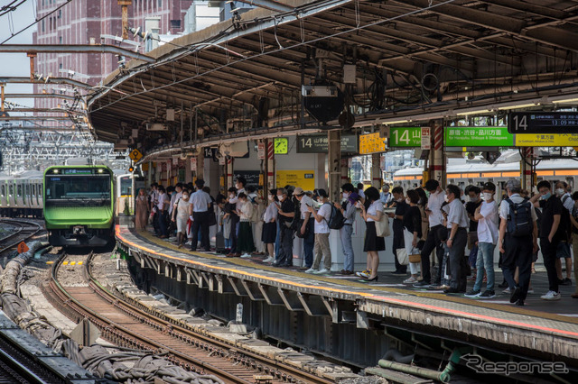 山手線(新宿駅)