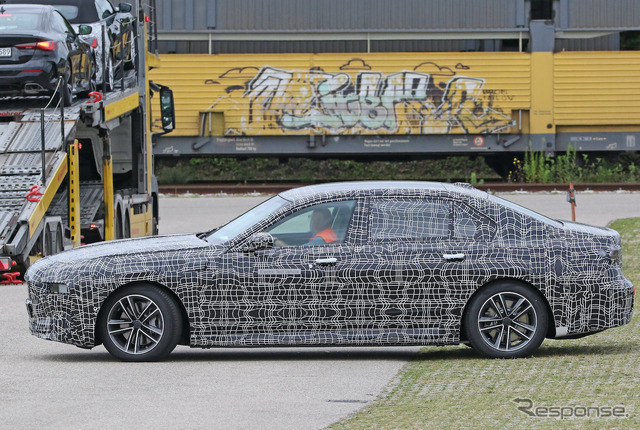 BMW i7 市販型プロトタイプ(スクープ写真)