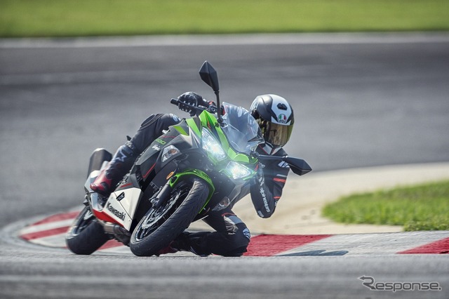 カワサキ Ninja 400(KRTエディション)