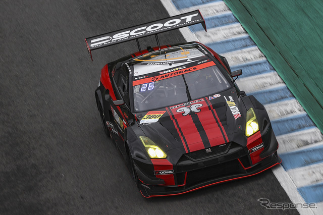 GT300クラスポールポジションの#360 RUNUP RIVAUX GT-R