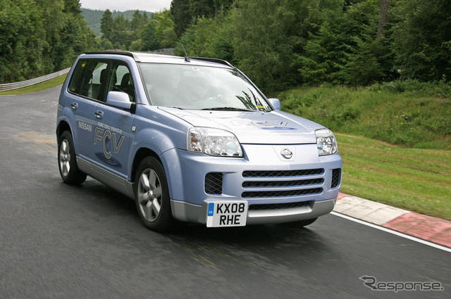 日産 X-TRAIL FCV…ニュルで燃料電池車の最速ラップ記録