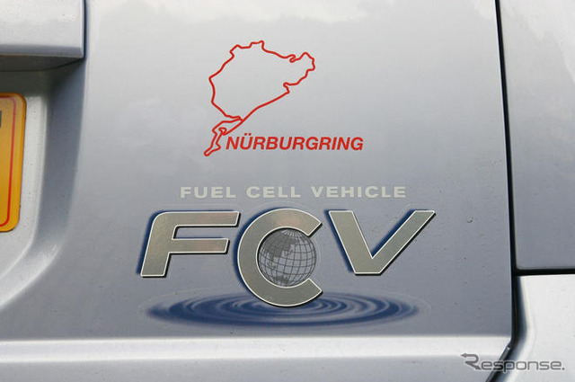 日産 X-TRAIL FCV…ニュルで燃料電池車の最速ラップ記録