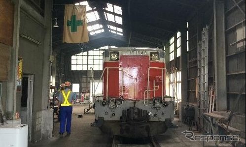 秋田臨海鉄道の検修庫。