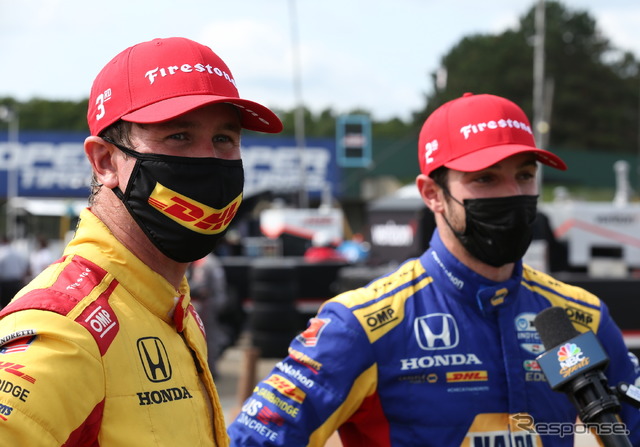 決勝2位のロッシ(右)と3位のハンターレイ(左)。