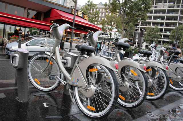 パリ自転車シェアリング1周年---1日1500台修理回収