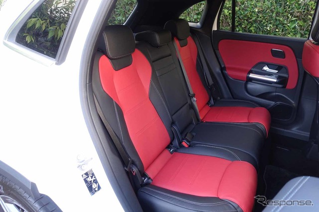 メルセデスベンツ GLA 新型(GLA200d 4MATIC)