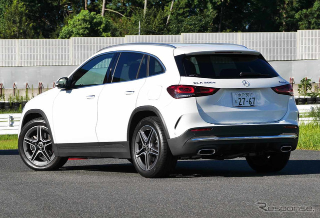 メルセデスベンツ GLA 新型(GLA200d 4MATIC)