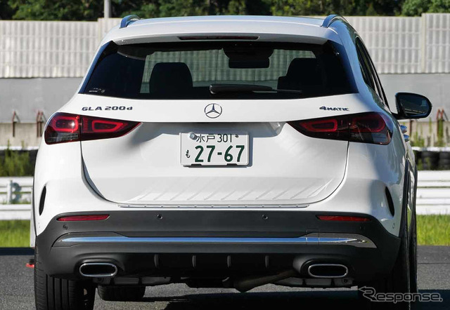 メルセデスベンツ GLA 新型(GLA200d 4MATIC)