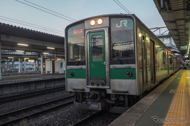 福島駅で発車を待つ郡山方面への東北本線普通列車。9月24日は15時頃からの減便が計画されている。