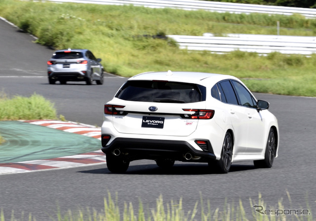 スバル レヴォーグ STI Sport(プロトタイプ)