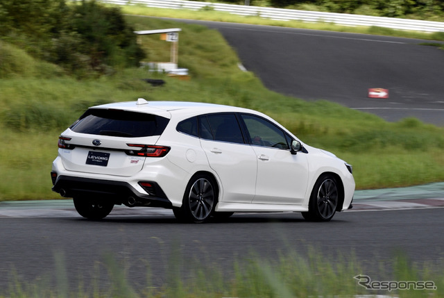 スバル レヴォーグ STI Sport(プロトタイプ)