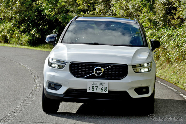 ボルボ XC40 B5 Rデザイン