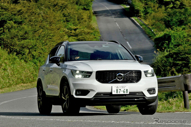 ボルボ XC40 B5 Rデザイン