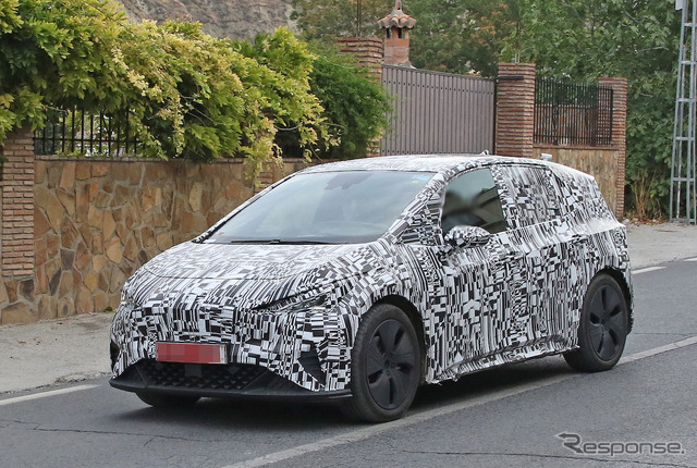セアト クプラ「エルボーン EV」プロトタイプ(スクープ写真)