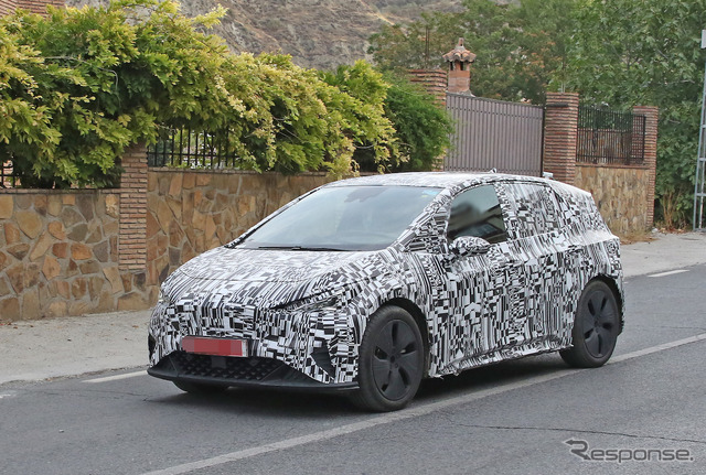 セアト クプラ「エルボーン EV」プロトタイプ(スクープ写真)