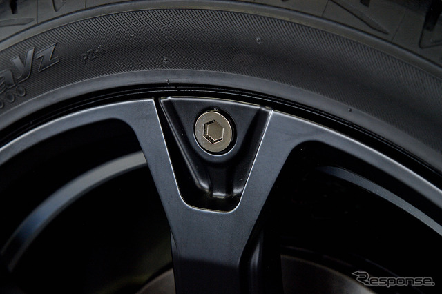 NITROPOWER WARHEAD-S 推奨サイズ:18×7.0JInset42 5H-114.3/カラー:セミグロスブラック+アンダーカット/タイヤサイズ:225/45R18 ※チューナーサイズ