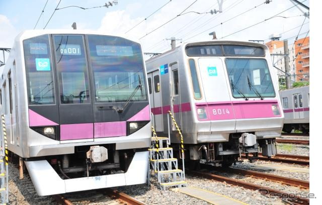 半蔵門線の現行車。左が2003年から投入された08系。右は置き換えられる8000系で、40年選手の引退は近い。