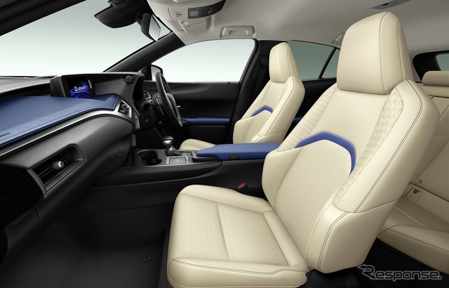 レクサス UX250h アーバンエレガンス(特別仕様車専用リッチクリーム&ブルー)