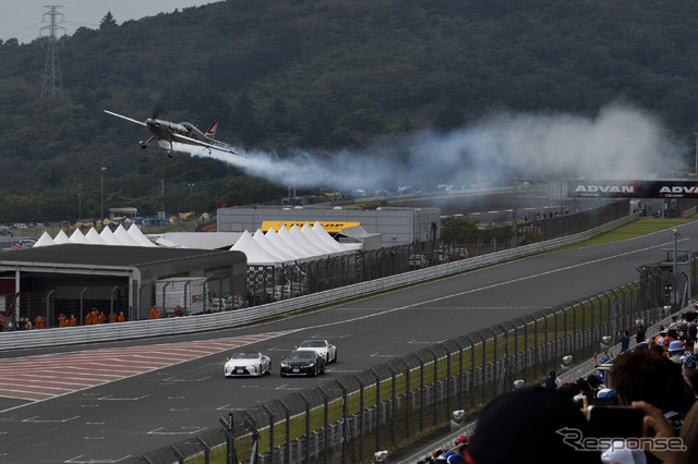 室屋選手のフライトデモ