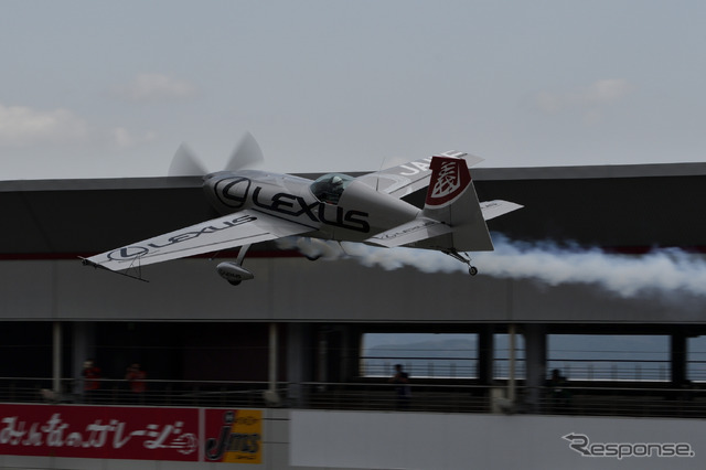 室屋選手のフライトデモ