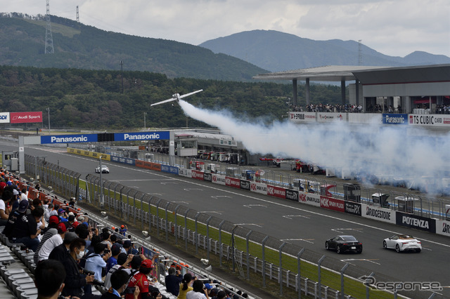 室屋選手のフライトデモ