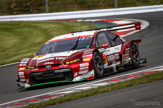 GT300クラス予選2番手の#31 TOYOTA GR SPORT PRIUS PHV apr GT