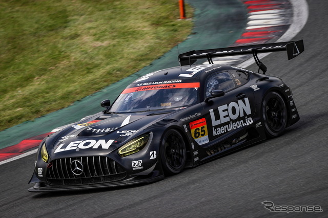 GT300クラス3番手の#65 LEON PYRAMID AMG