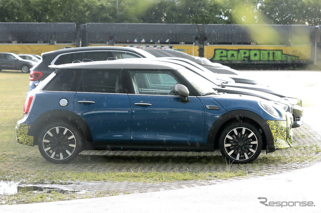 MINI クーパーSE 改良新型プロトタイプ(スクープ写真)